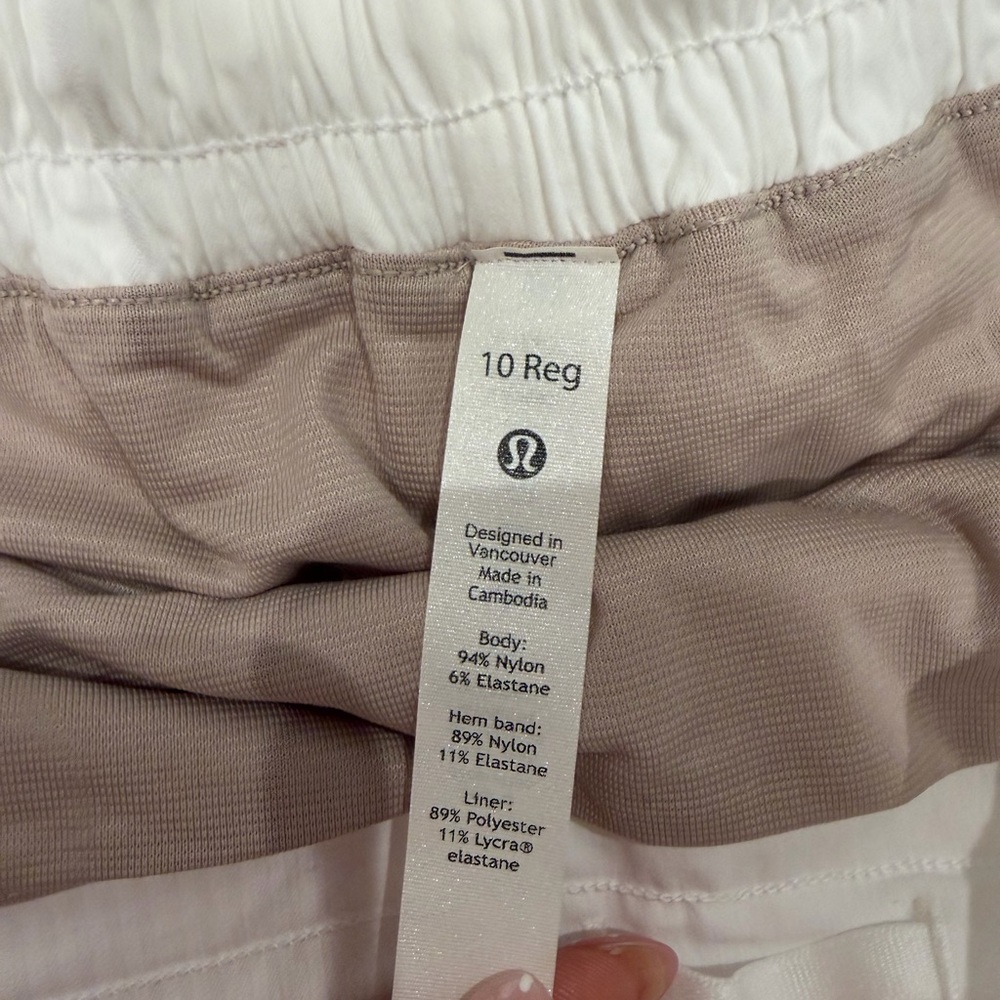 Lululemon Athletica White Sleep Shorts - Picture 3 of 3